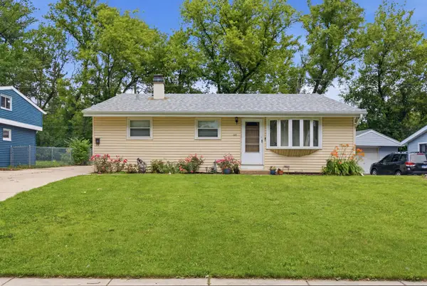 168 Sioux Avenue, Carpentersville, IL 60110