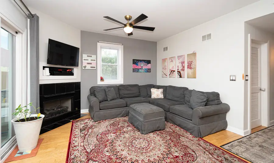 6051 N Mozart Street #4, Chicago, IL 60659 - #2
