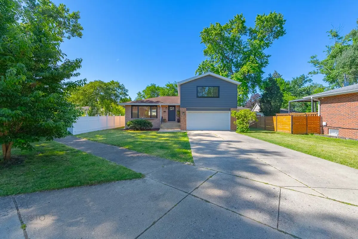 2405 Avondale Avenue, Park Ridge, IL 60068 - #1