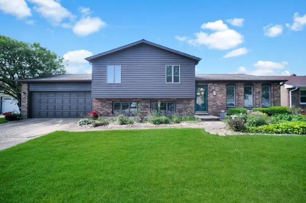 214 Concord Drive, DeKalb, IL 60115