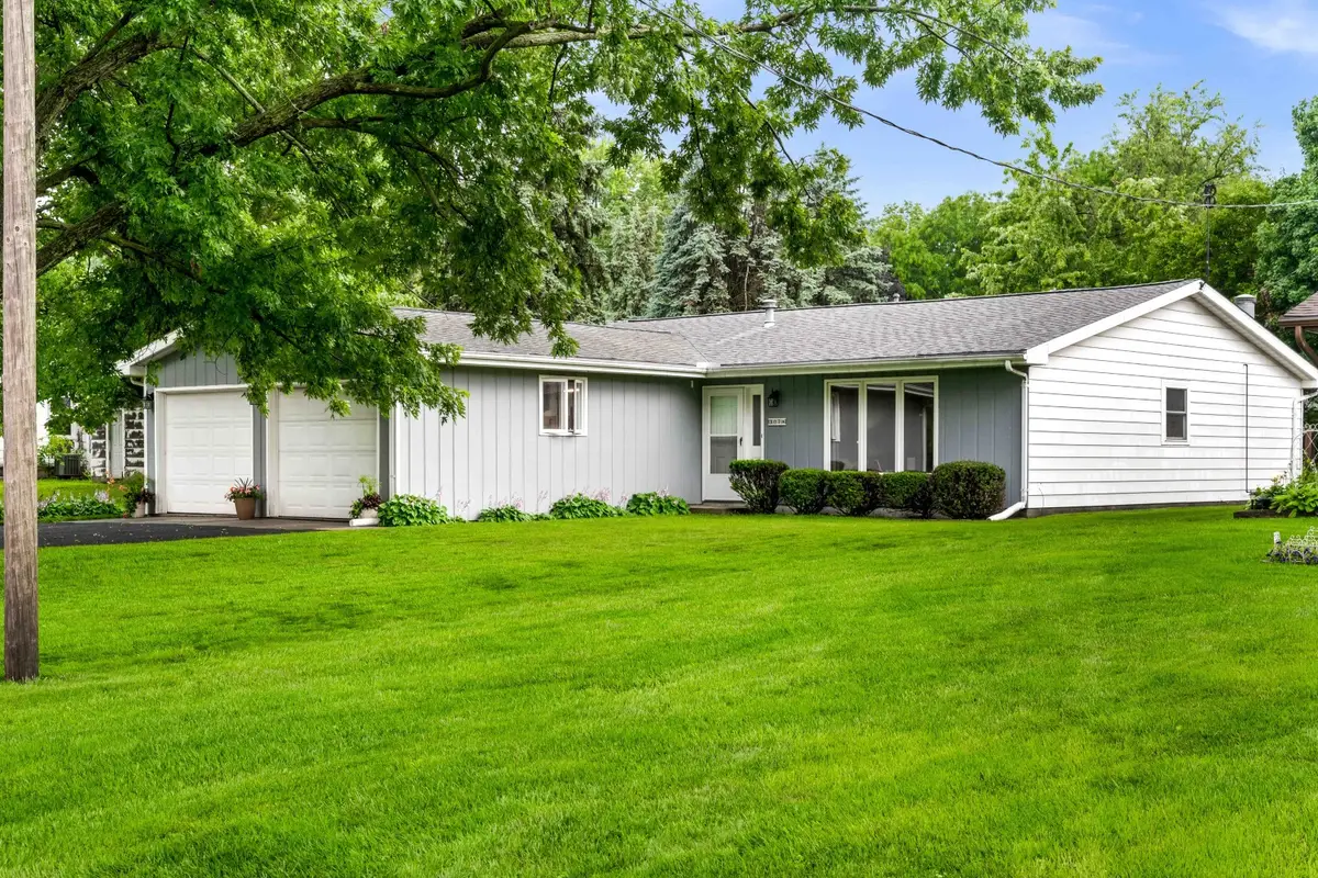 307 S Washington Street, Hudson, IL 61748 - #1