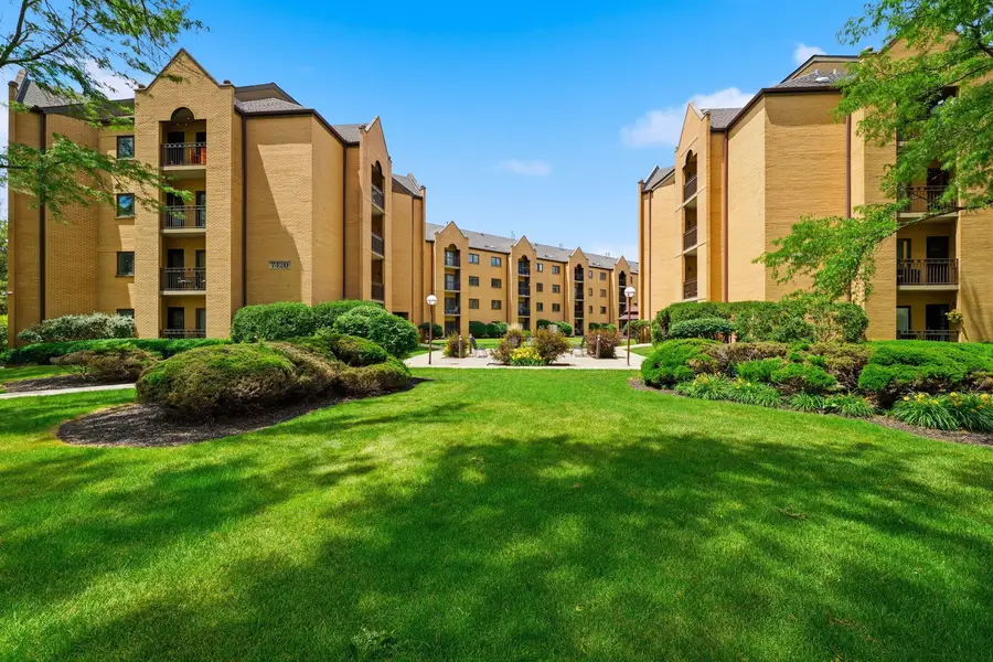 7420 W Lawrence Avenue #409, Harwood Heights, IL 60706 - #3