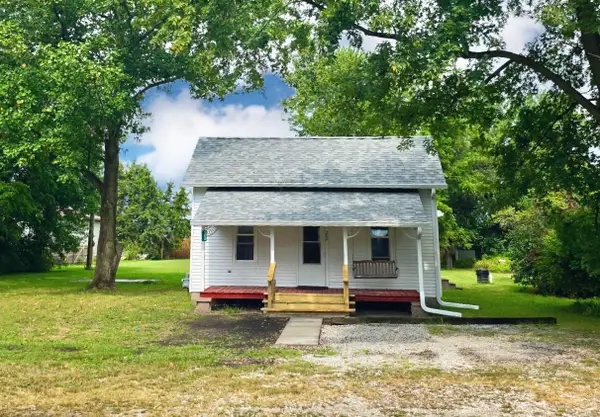 208 Shimp Street, Milmine, IL 61855