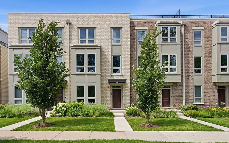 214 W Sigwalt Street, Arlington Heights, IL 60005 - #3