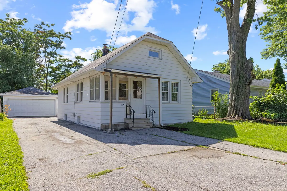 123 N Calhoun Street, Aurora, IL 60505 - #1