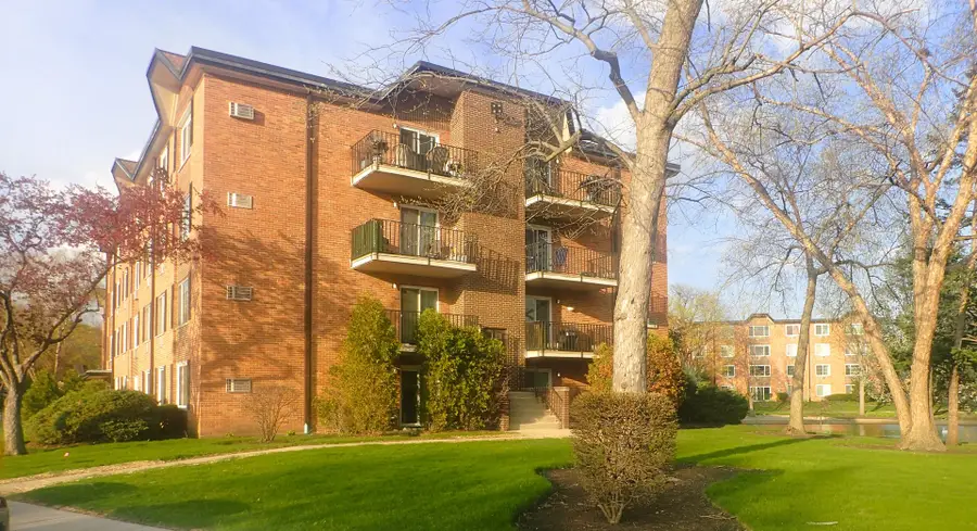 1127 S Old Wilke Road #101, Arlington Heights, IL 60005 - #2