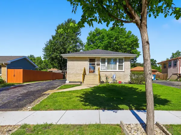 244 S Circle Drive, Addison, IL 60101