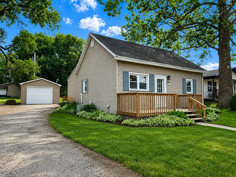 202 W Cedar Street, Leroy, IL 61752 - #2