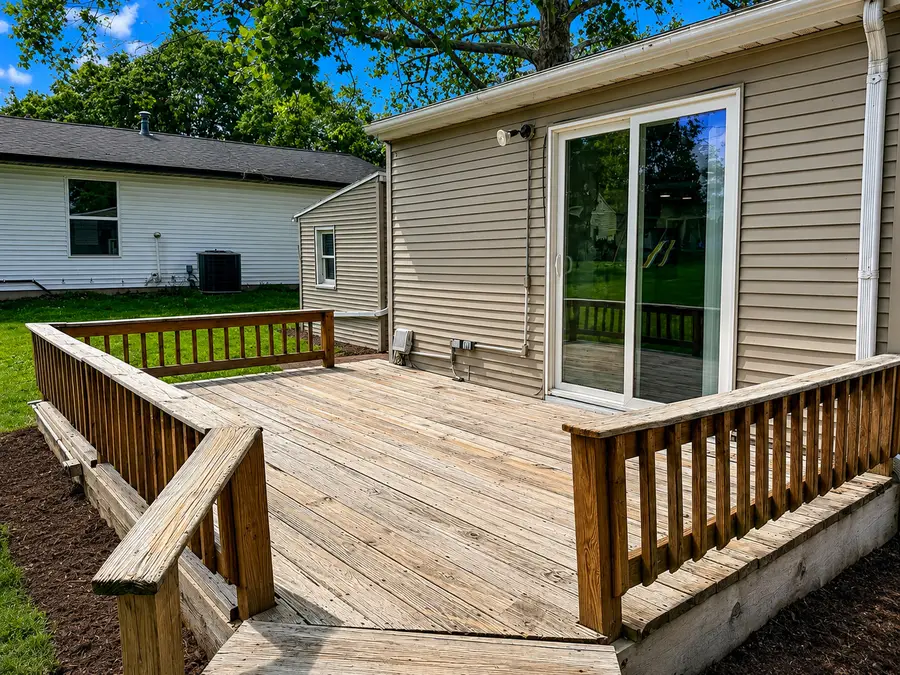 202 W Cedar Street, Leroy, IL 61752 - #3