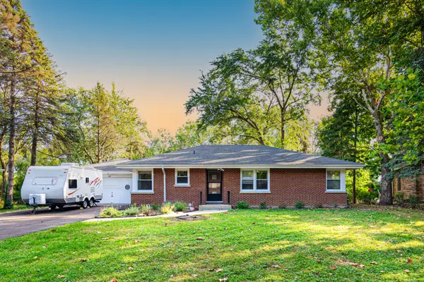 33 Briarwood Lane, Palatine, IL 60067