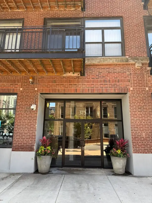 375 W Erie Street, Chicago, IL 60654