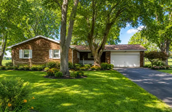2104 Melvin Road, Rock Falls, IL 61071