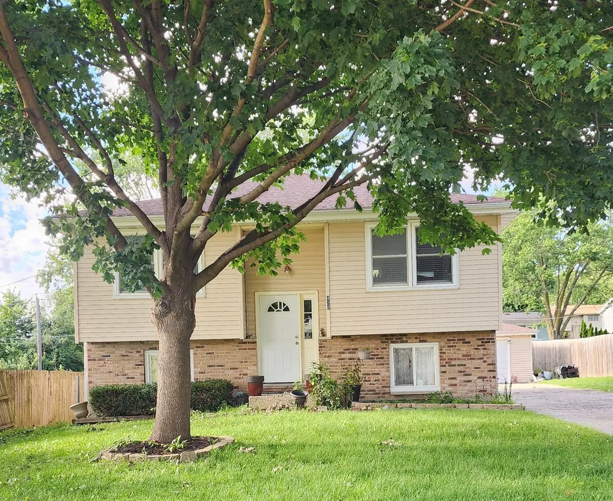 420 Robinhood Drive, Aurora, IL 60505 - #1