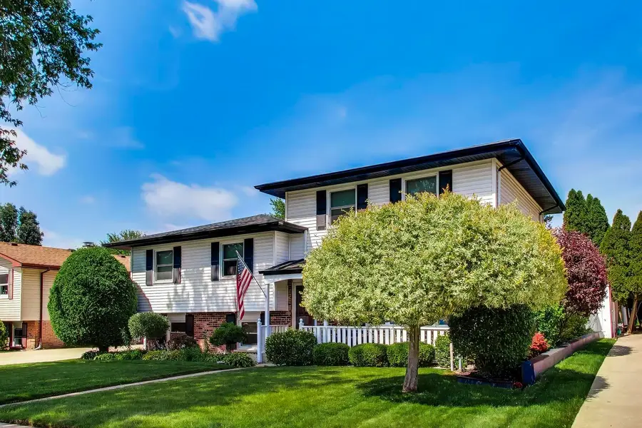 10532 S Sun Valley Court, Palos Hills, IL 60465 - #2