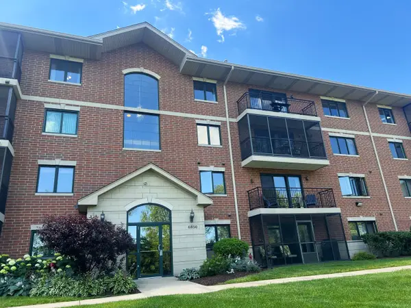 6850 W Winding Trail #202, Oak Forest, IL 60452