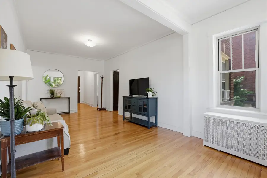 240 S Maple Avenue #1W, Oak Park, IL 60302 - #3