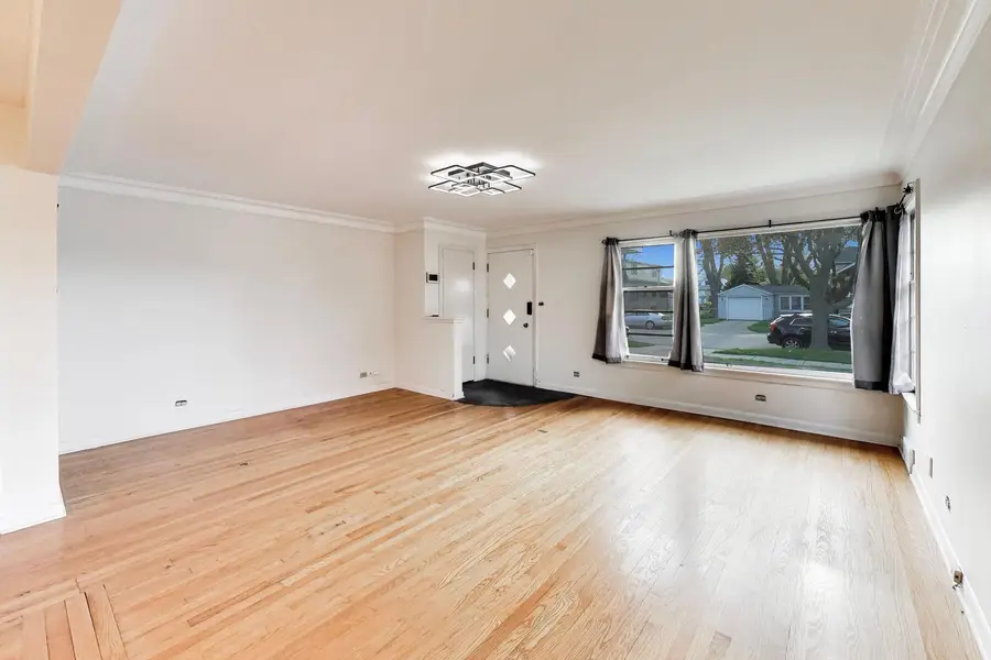 7810 Kilbourn Avenue, Skokie, IL 60076 - #2