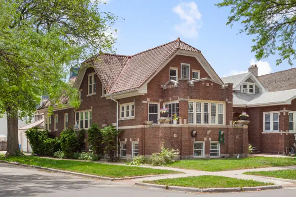4101 W Oakdale Avenue, Chicago, IL 60641