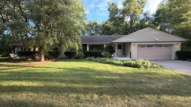 16 Falkirk Road, Hawthorn Woods, IL 60047 - #1