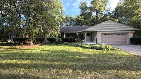 16 Falkirk Road, Hawthorn Woods, IL 60047