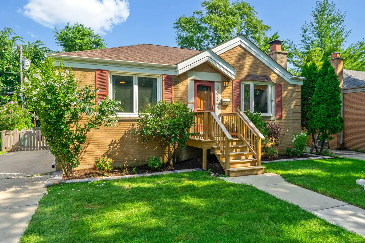 292 E Burlington Street, Riverside, IL 60546 - #1
