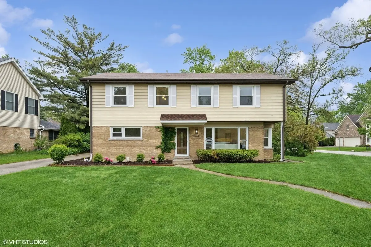 2272 Asbury Road, Northbrook, IL 60062 - #1