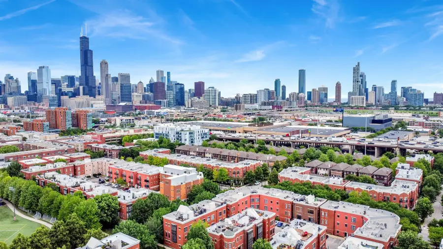 811 W 15th Place #804, Chicago, IL 60608 - #2