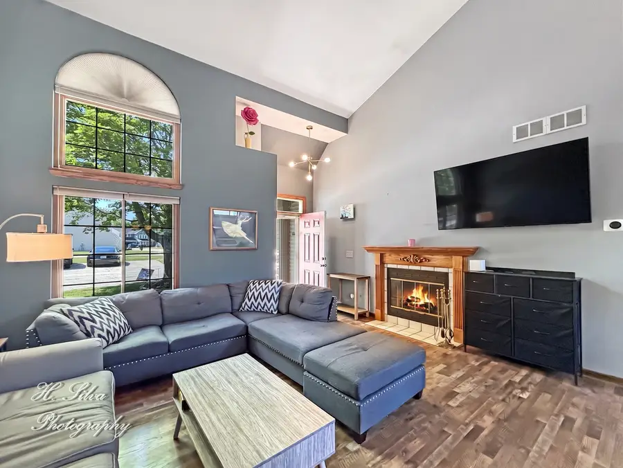 830 Dogwood Lane, Lake In The Hills, IL 60156 - #2