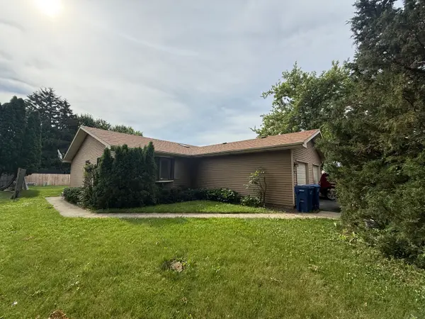 803 Pine Grove Avenue, Gurnee, IL 60031