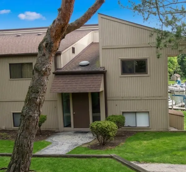 50 Oak Hill Colony #7, Fox Lake, IL 60020