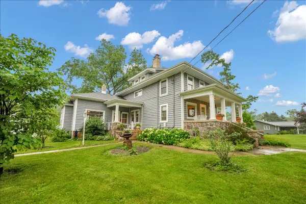 11516 Country Club Road, Woodstock, IL 60098