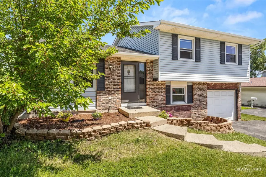 32 W Schubert Avenue, Glendale Heights, IL 60139 - #2