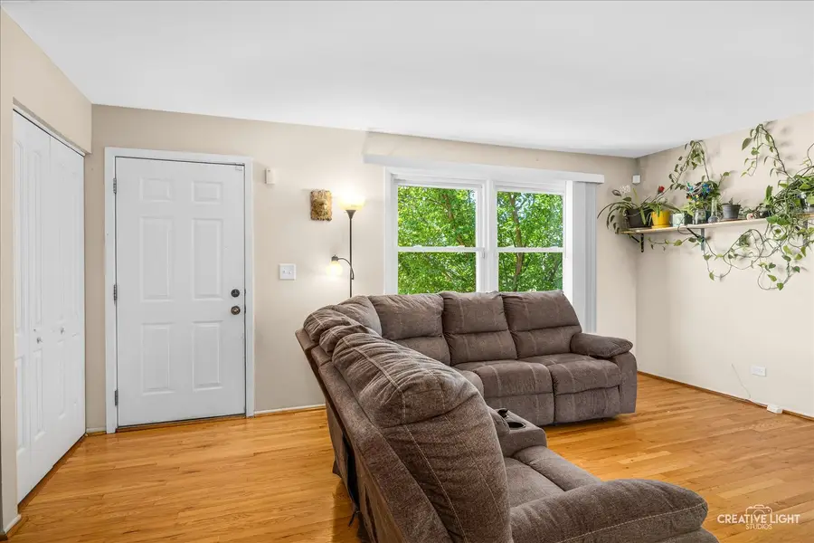 32 W Schubert Avenue, Glendale Heights, IL 60139 - #3