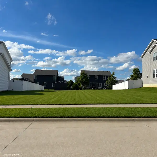 708 Isabella Drive, Mahomet, IL 61853