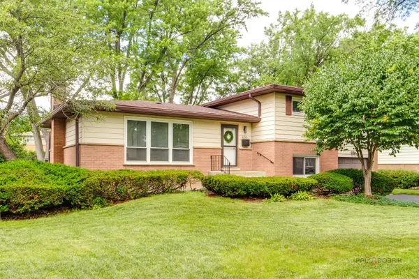 670 Indian Hill Road, Deerfield, IL 60015