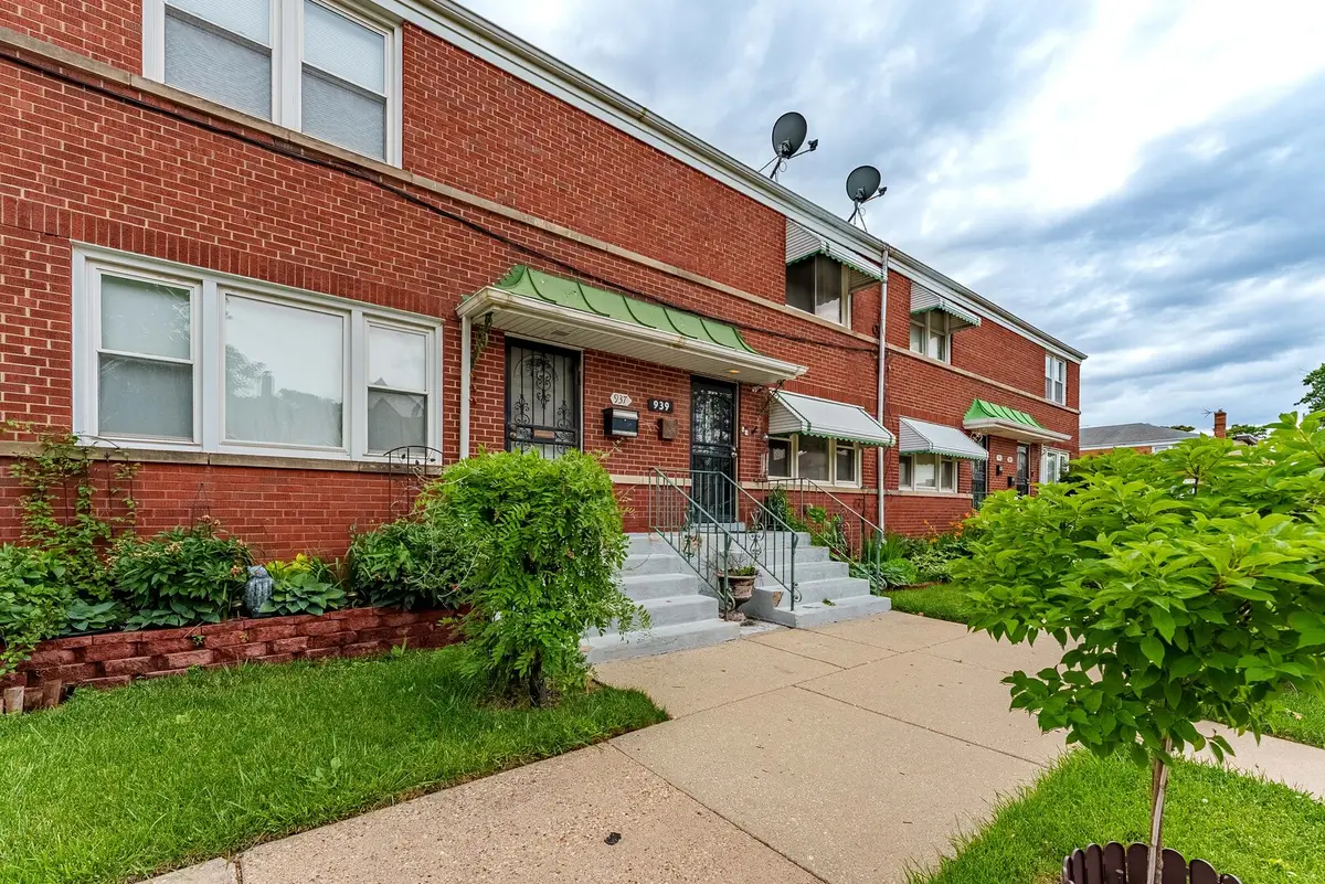 939 Bellwood Avenue, Bellwood, IL 60104 - #1