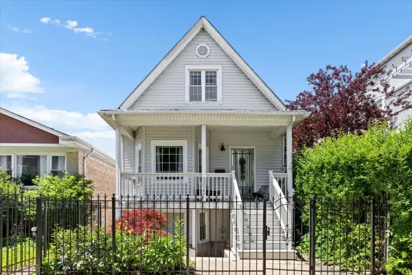 3020 N Francisco Avenue, Chicago, IL 60618