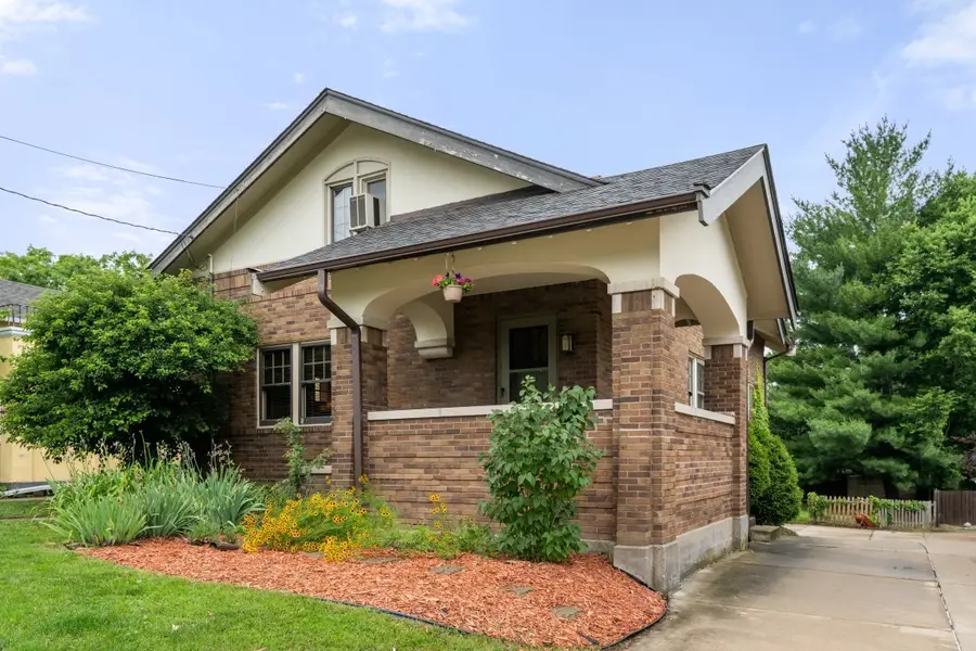 816 Paris Avenue, Rockford, IL 61107 - #2
