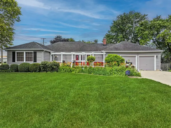 715 N Green Street, McHenry, IL 60050