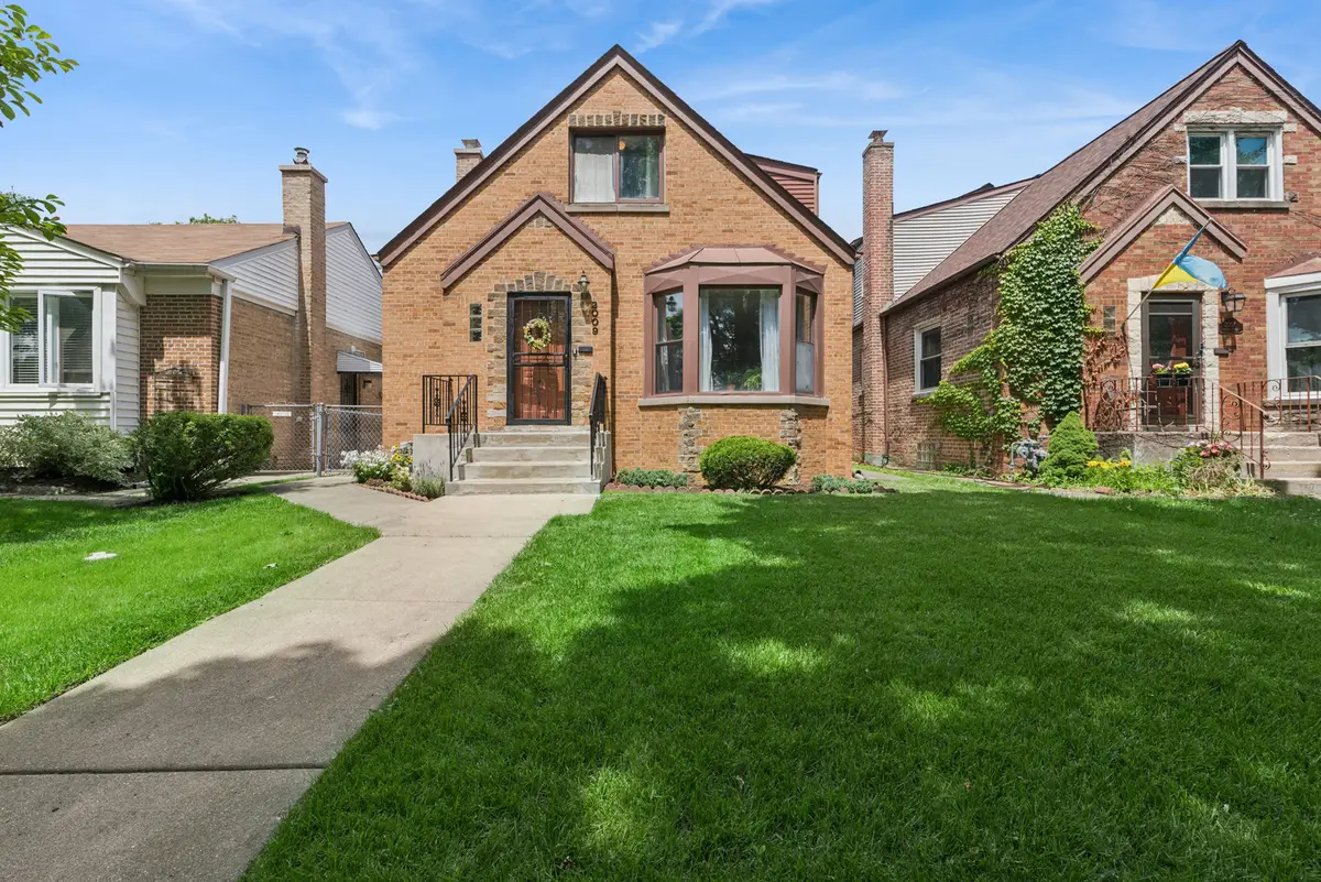 2009 Keeney Street, Evanston, IL 60202 - #1