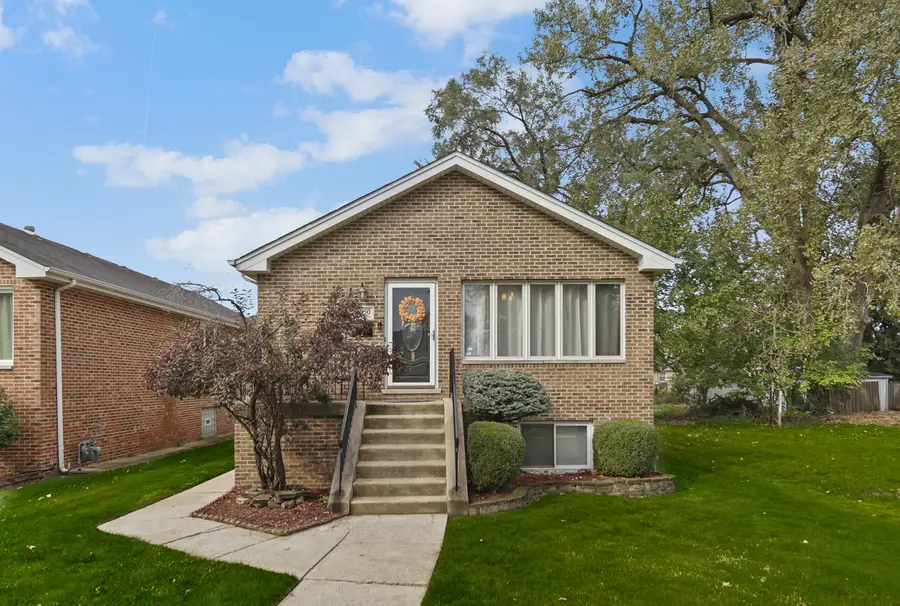 8850 S Mozart Avenue, Evergreen Park, IL 60805 - #2