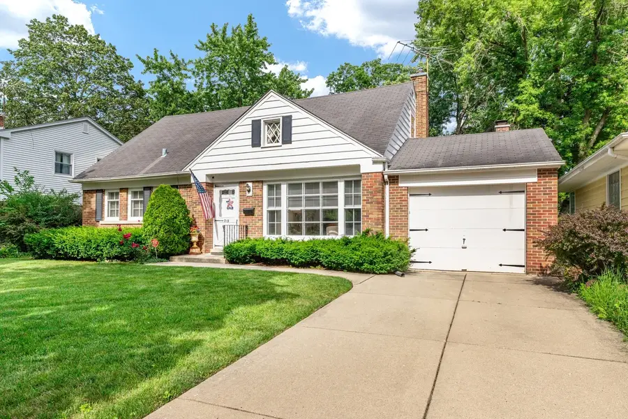 915 N Pine Avenue, Arlington Heights, IL 60004 - #2