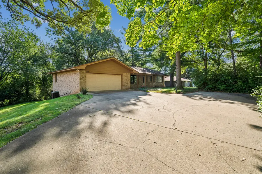 333 N 10th Street, Clinton, IA 52732 - #2