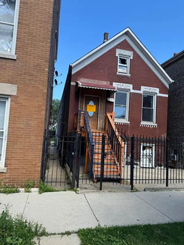 2435 S Whipple Street, Chicago, IL 60623