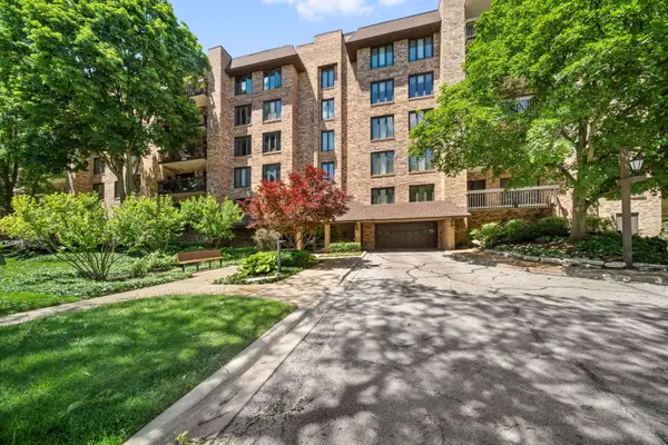3810 Mission Hills Road #401, Northbrook, IL 60062