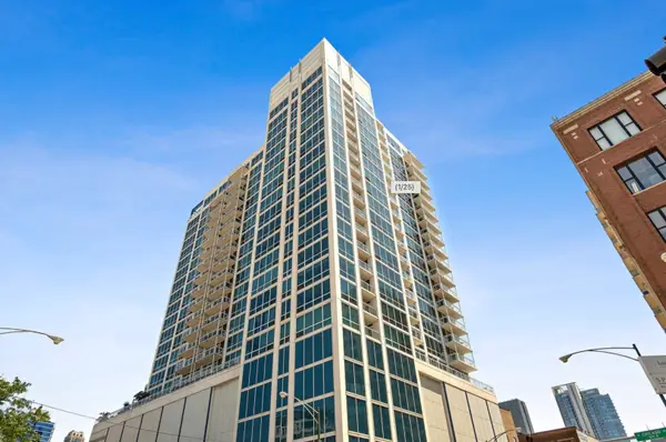 757 N Orleans Street #607, Chicago, IL 60654