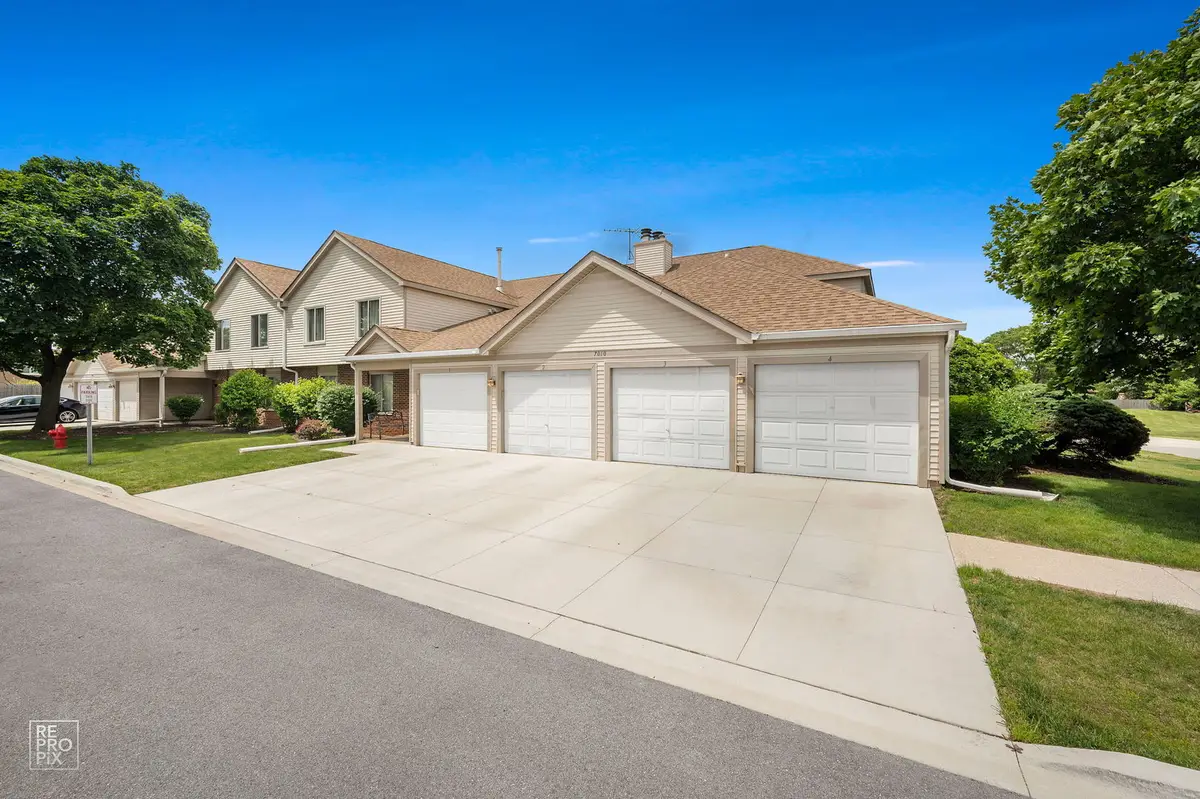 7010 Park Lane Court #102, Woodridge, IL 60517 - #1
