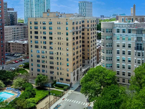 1755 E 55th Street #901, Chicago, IL 60615