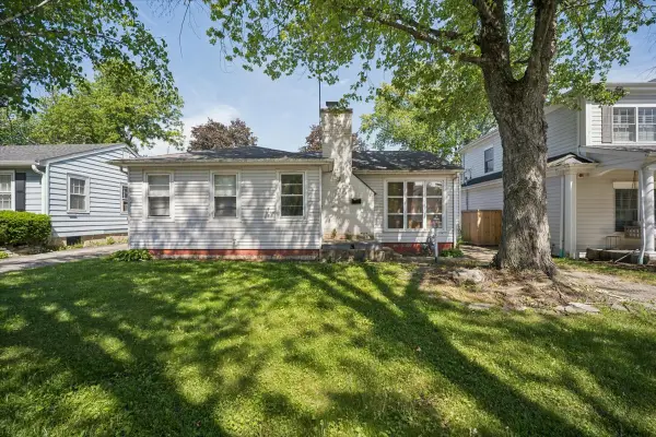 735 Prairie Avenue, Barrington, IL 60010