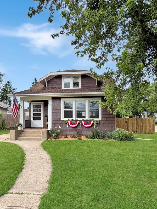 904 S Mckinley Avenue, Freeport, IL 61032
